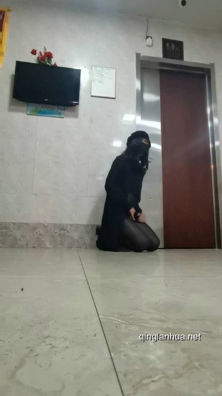 #hx0532 小男娘的公厕放置经历，长时间放置+电梯间户外露出被陌生小哥哥发现带走，后续会发生什么呢