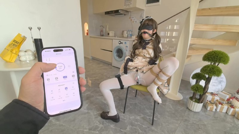#FXX ◤暴走的小萝莉◢禁欲只是为了更大程度的释放欲望 无内白丝的裸露羞耻 超长时间P机的循环强高 驭马匍匐 三洞齐入 负压瓶内越来越稀薄的空气最为压迫.下载地址
