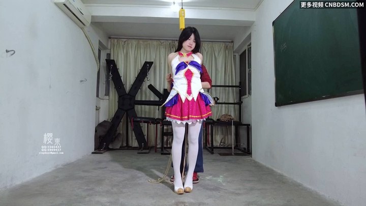 #樱束原创《受罚的阿狸》cos英雄联盟阿狸！阿狸与我的赌约输了要乖乖接受我的极限惩罚！被我后手直臂吊缚腋下挠痒调J！戴口球电击折磨！吸N器跳D棒棒刺激强G羞辱失禁！.mp4