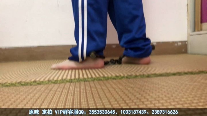 #新月原创 【水灵】微剧情 镣铐测试 学生妹被骗带上二十多斤 十多个镣铐全身禁锢测试拘束强度.mp4