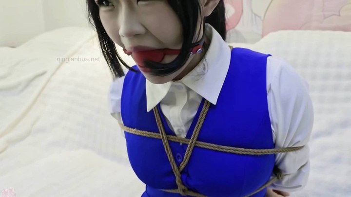 #司念念 银行女职员的受难 紧缚挣扎 超大口球流口水 td股绳放置 想逃跑又被绑到椅子上 露脸拍摄.mp4