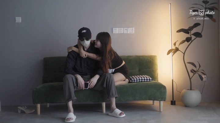 #摄影师胖虎 出轨的妻子被调教成女奴（上）.mp4