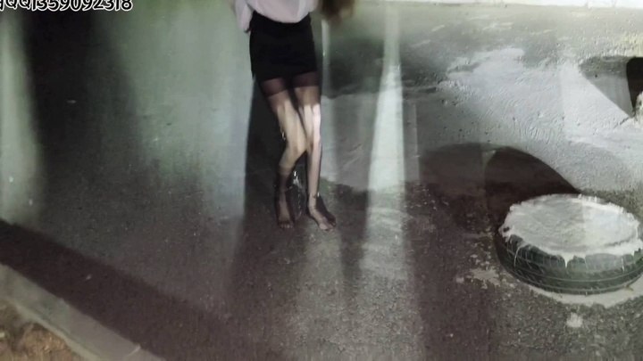 #魔力茉莉 黑丝 赤脚 裸足 镣铐 户外 逃脱游戏.mp4