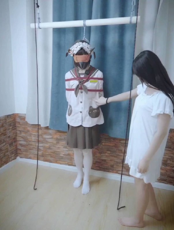 #子镜 『男娘大学』线下调教篇——秋瑞同学的体罚【全程高能，上吊窒息，强制垫脚，声控电击，tk，sp喜欢的宝宝不要错过哦】.mp4