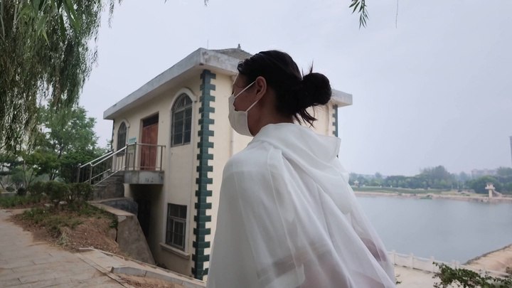 #AUnT 户外散步.mp4