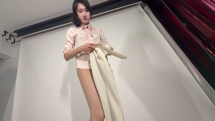 #面具男 长腿极品伪娘青酱应聘情趣用品测试官肉丝高跟长腿，强制驷马悬吊测试自动伸缩飞机杯，前后夹击，迷坚，汁液横飞，强制驷马悬吊测试自动伸缩飞机杯，后入15cm长5cm粗伸缩阳....mp4